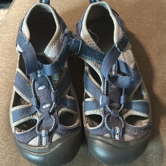 Boys keen sandals - size 3 - Picture 5 of 6